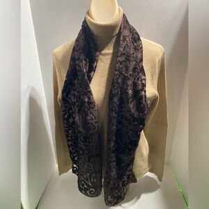 Elegant Brown ‘Velvet’ Patterned Scarf